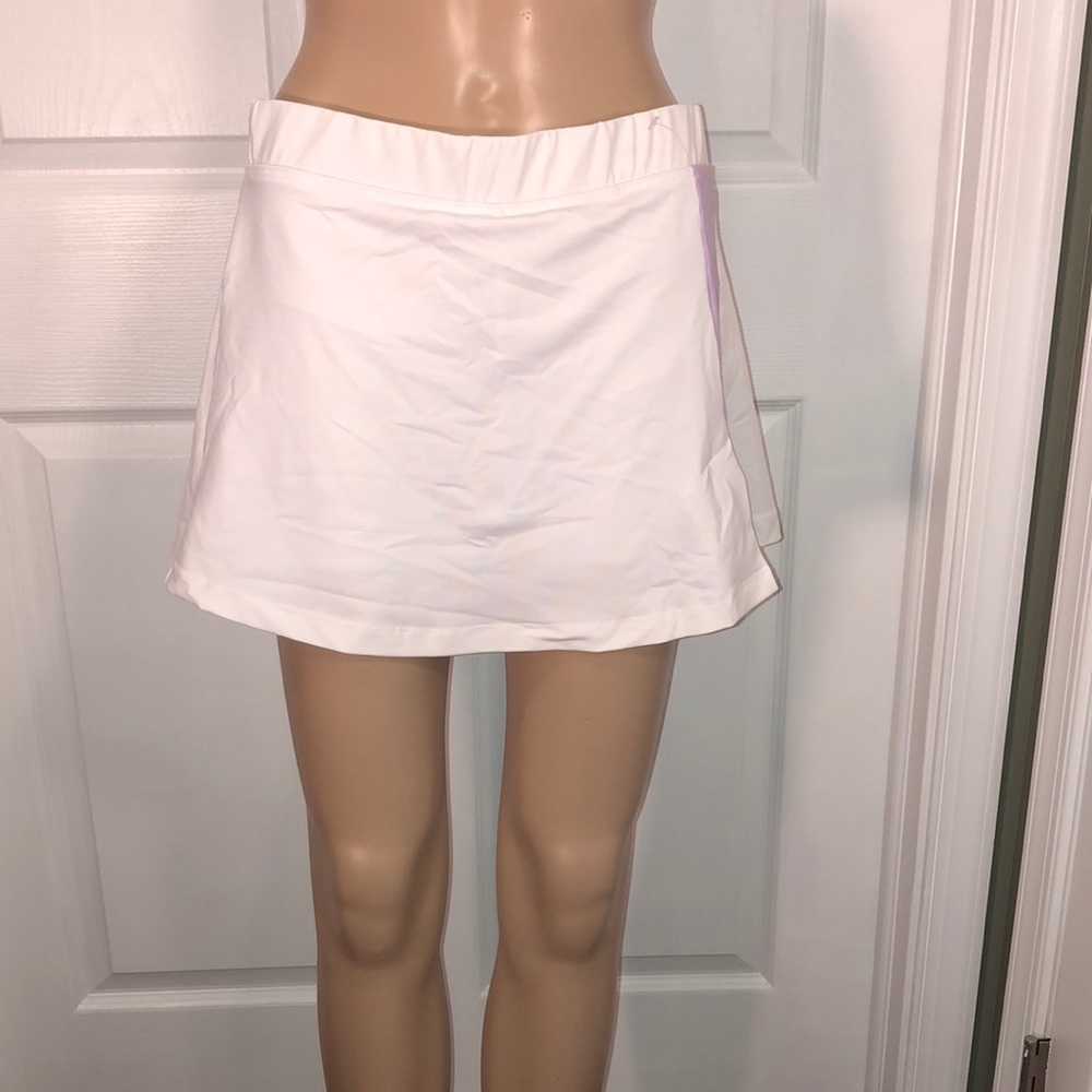 Fetch White Skirt. NWT. M